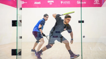 Samuel Murray pendant une partie de racquetball.