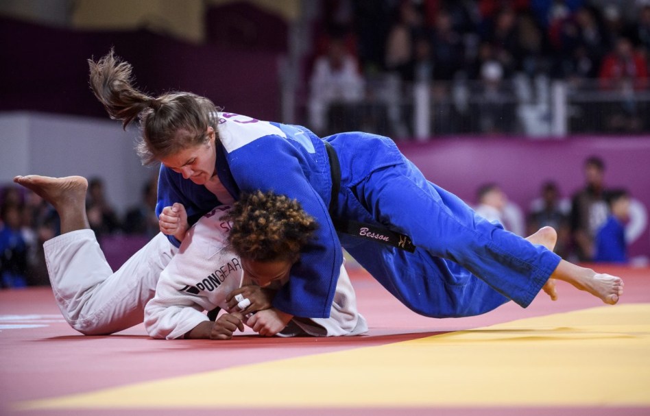 Équipe Canada Marie Besson judo Lima 2019 Deux judokas s'affrontent au sol