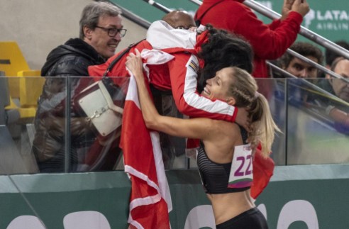 DAJ_20190806_103 Natasha Wodak célèbre après avoir remporté l'or et enregistré un nouveau record panaméricain au 10 000 m, aux Jeux panaméricains de Lima, au Pérou, le 6 août 2019. Photo : David Jackson/COC