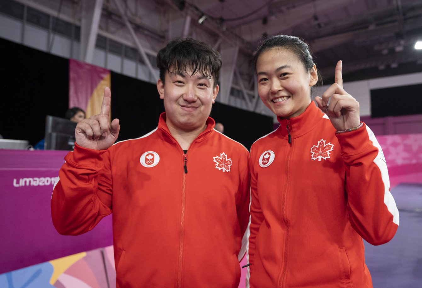 Eugene Wang et Mo Zhang ont remporté l'or au double mixte en tennis de table aux Jeux panaméricains de Lima, au Pérou, le 5 août 2019. Photo : Dave Holland/COC