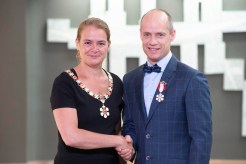 Order of Canada - Citadelle Son Excellence présente l’insigne de Membre de l’Ordre du Canada à Kurt Browning, C.M. Son Excellence la très honorable Julie Payette, gouverneure générale du Canada, a remis l’Ordre du Canada à 1 Compagnon, 7 Officiers et 21 Membres lors d’une cérémonie d’investiture à la Citadelle, le 4 juillet 2019. Photo : Sgt Johanie Maheu, Rideau Hall, OSGG-BSGG