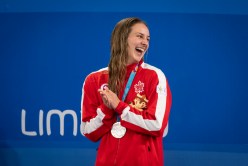 Danielle Hanus, du Canada, gagne la médaille d'argent au 100 m dos à Lima 2019