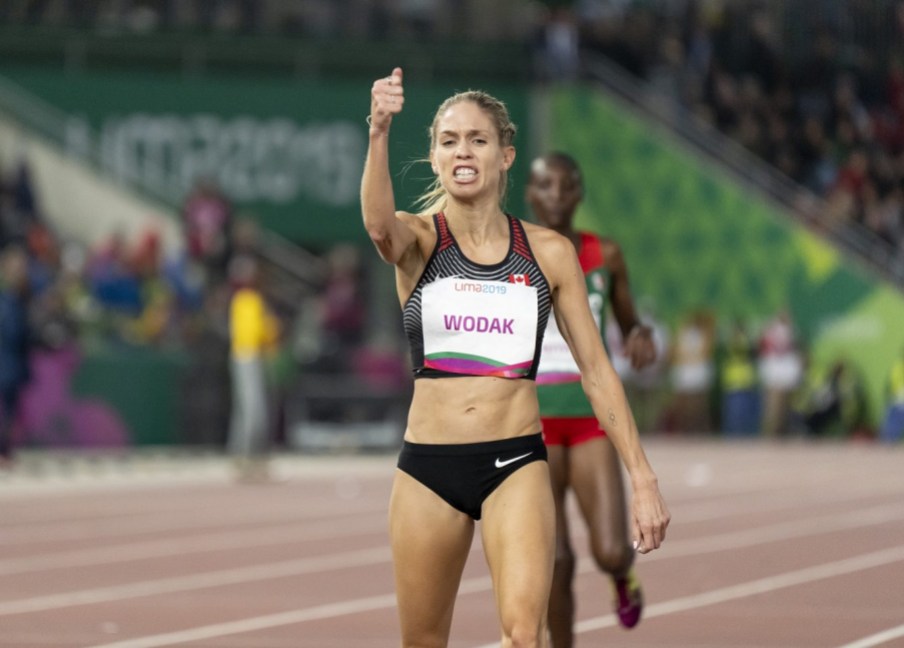 DAJ_20190806_61 Natasha Wodak célèbre après avoir remporté le 10 000 m et enregistré un nouveau record panaméricain de 31:55,17 aux Jeux panaméricains de Lima, au Pérou, le 6 août 2019. Photo : David Jackson/COC