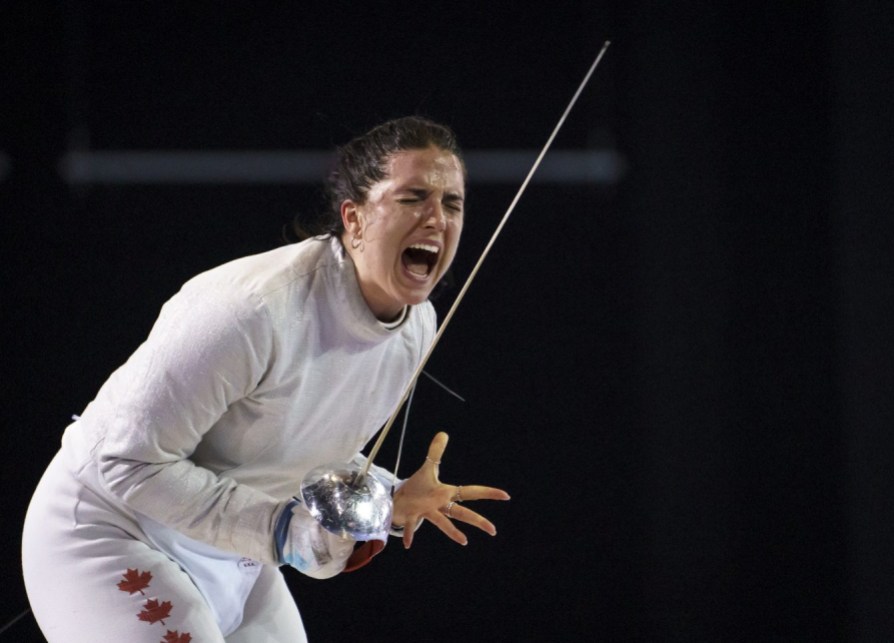DGH_20190806_26 Gabriella Pagé célèbre après avoir défait Eileen Grench, du Panama, en quart-de-finale à l'épreuve du sabre, en escrime, aux Jeux panaméricains de Lima, au Pérou, le 6 août 2019. Photo : Dave Holland/COC