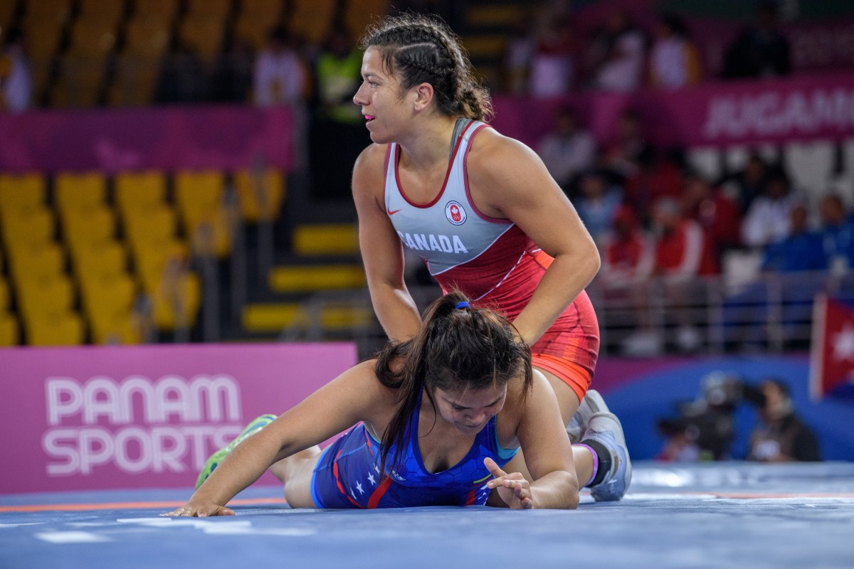 Justina Di Stasio effectue une prise au sol à Lima 2019