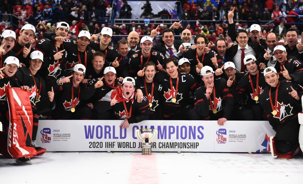 Équipe Canada pose pour une photo de groupe