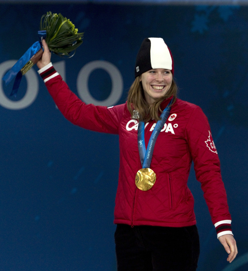 Christine Nesbitt sur le podium, médaille au cou