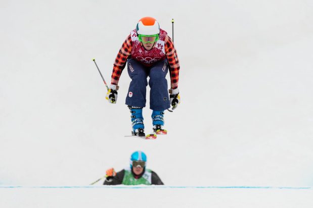 Simmerling lors d'une course de ski cross.