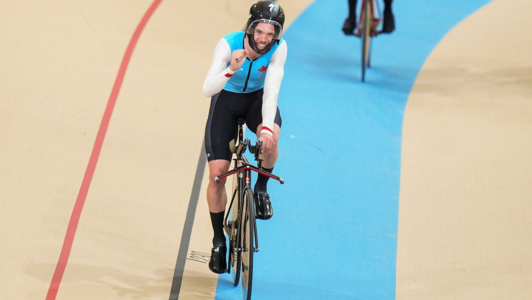 Michael Foley célèbre sa victoire.