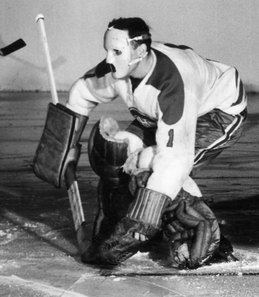 Équipe Canada Jacques Plante hockey sur glace 1959 Jacques Plante en pleine action portant son masque de gardien de but en 1959 dans un match contre les Toronto Maple Leafs.