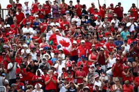 Le public encourage le Canada au President's Choice Ajax Pan Am Ballpark dans le match de la médaille d'or du Canada contre les États-Unis le 26 juillet 2015.
