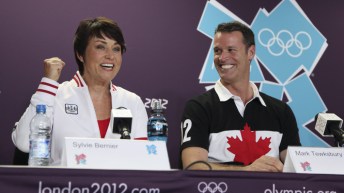 Le chef de mission Mark Tewksbury et la chef de mission adjointe Sylvie Bernier à la conférence de presse d'ouverture d'Équipe Canada des Jeux de Londres 2012 le vendredi 27 juillet 2012.