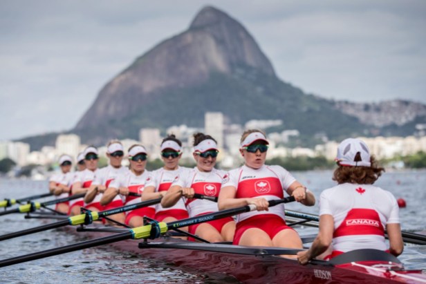 Équipe Canada huit de pointe féminin Rio 2016 Huit rameuses dans une embarcation d'aviron à Rio de Janeiro