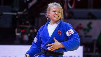 Jessica Klimkait réagit après sa victoire aux Championnats du monde de judo