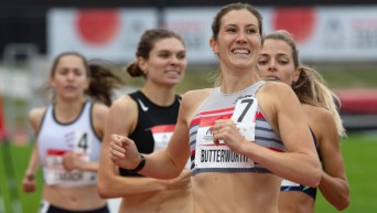 Lindsey Butterworth pendant le 800 m aux Essais olympiques Montréal 2021