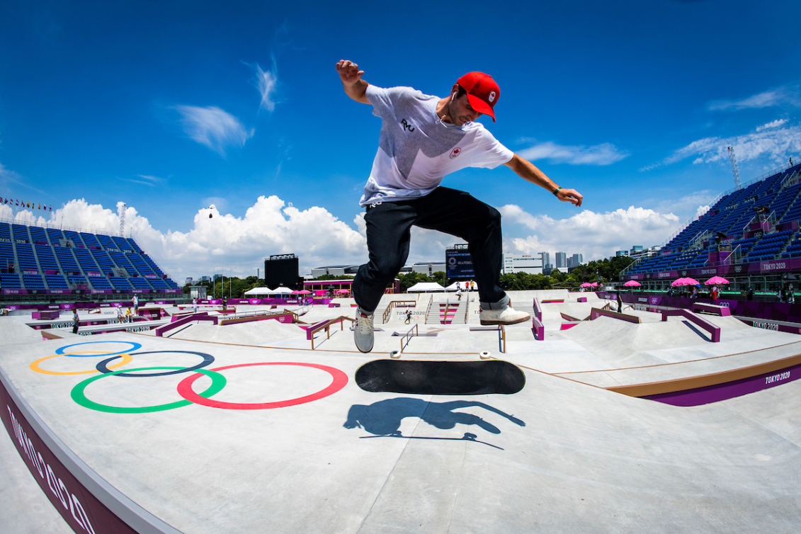 Le skateur canadien Matt Berger s'entraîne au parc sportif urbain d'Ariake pendant les Jeux olympiques de Tokyo 2020 le 23 juillet 2021.
