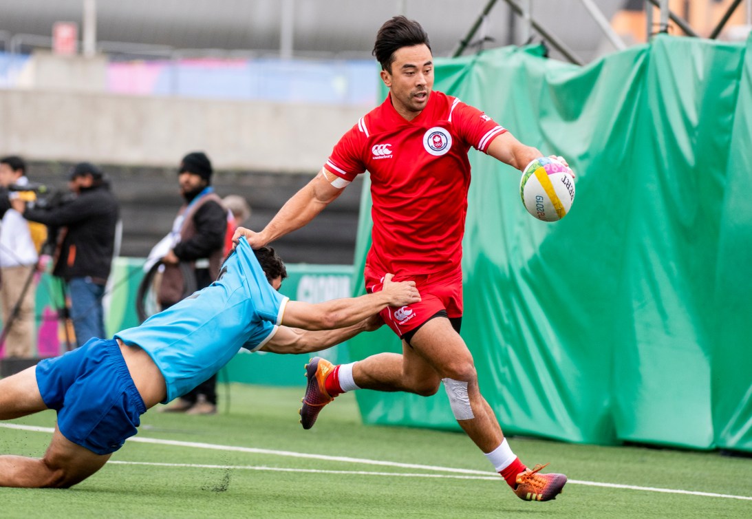 Nathan Hirayama du Canada lors d'un match de rugby à sept contre l'Uruguay.