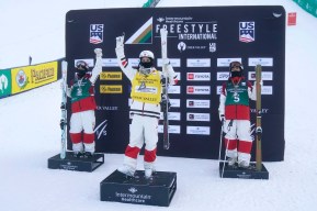 Mikaël Kingsbury sur la plus haute marche du podium à Deer Valley.