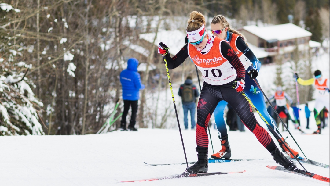 Deux fondeuses en action