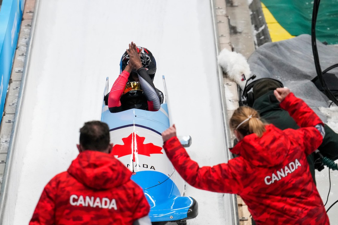 Cynthia Appiah et Dawn Richardson Wilson après une descente en bob à deux.