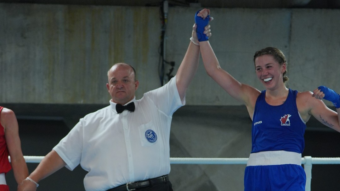 Charlie Cavanagh célèbre une victoire.