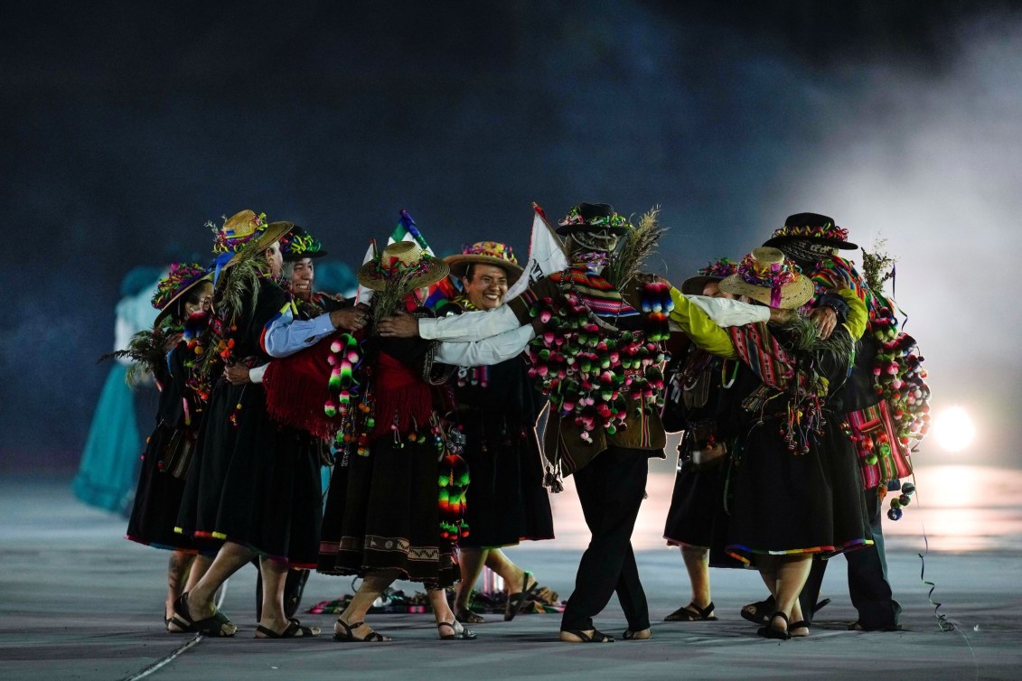 Des danseurs en prestation.