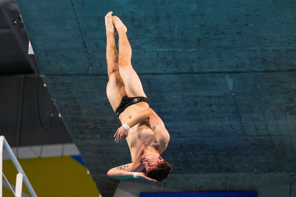 Nathan Zsombor-Murray du Canada participe à la finale masculine du 10 m.