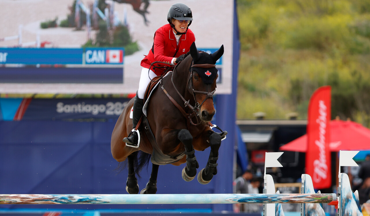 Amy Millar dans l'épreuve de saut d'obstacles.