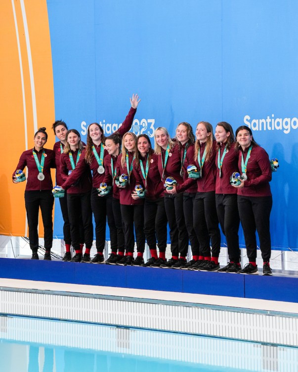 Les joueuses de water-polo d'Équipe Canada. 