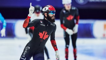 Steven Dubois réagit après avoir franchi le fil d'arrivée.