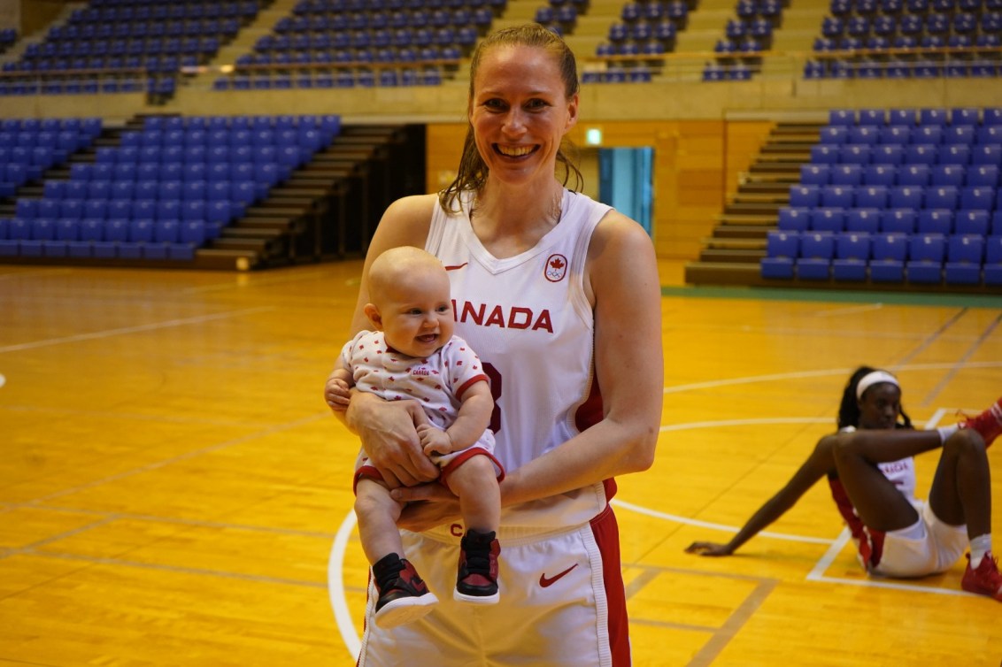 Kim Gaucher et sa fille bébé. 