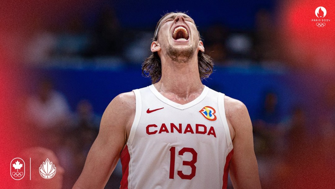 Montage photo montrant Kelly Olynyk qui célèbre.