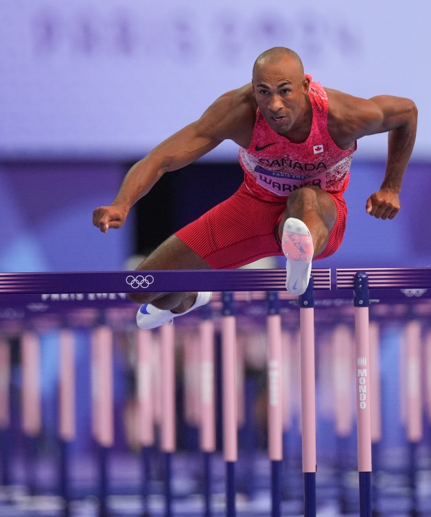 Damian Warner participe au 100 m haies