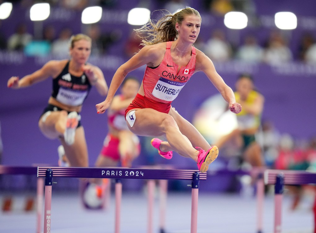 Savannah Sutherland lors de la demi-finale du 400 m haies féminin.