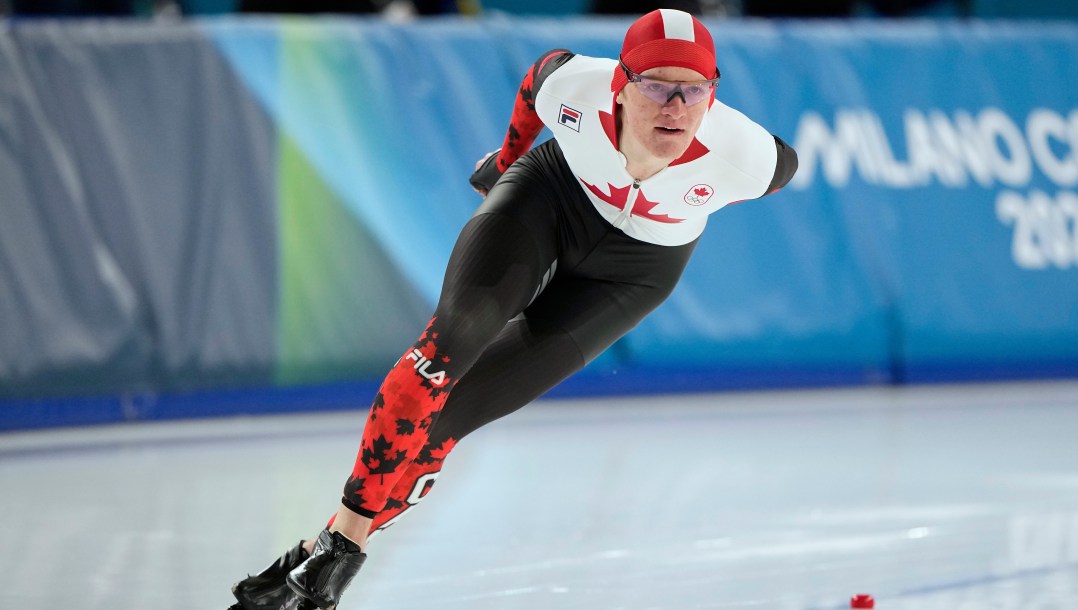 Daniel Hall en action en patinage de vitesse sur longue piste