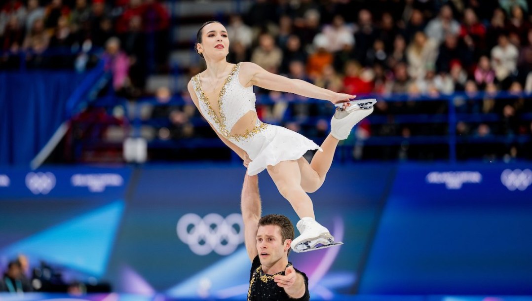 Trennt Michaud en action en patinage artistique.