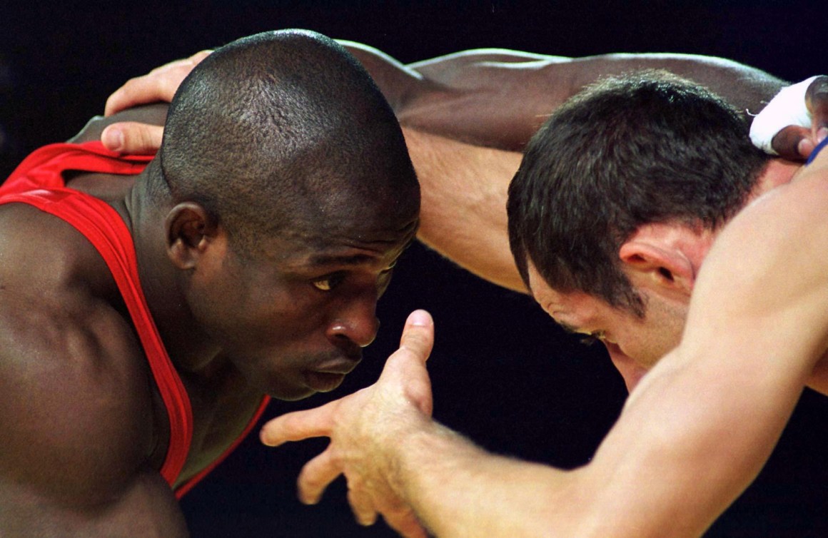 Daniel Igali wrestling