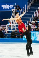 Tessa Virtue and Scott Moir competing