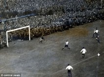 1923 FA Cup Final Photo: http://ow.ly/D0anh