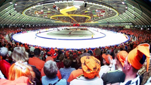 Schaatsfeest-Heerenveen-een-gouden-plak-Thialf-background-21 Photo: http://ow.ly/D08wG