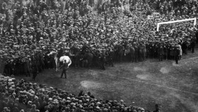 1923 FA Cup Final Photo: http://ow.ly/D0anh