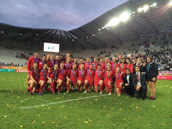 Canada 's Rugby 15 women's squad after receiving World Cup silver. Photo: @RugbyCanada