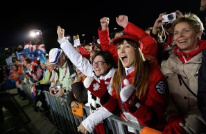 Crowd cheering at ski event in Vancouver 2010