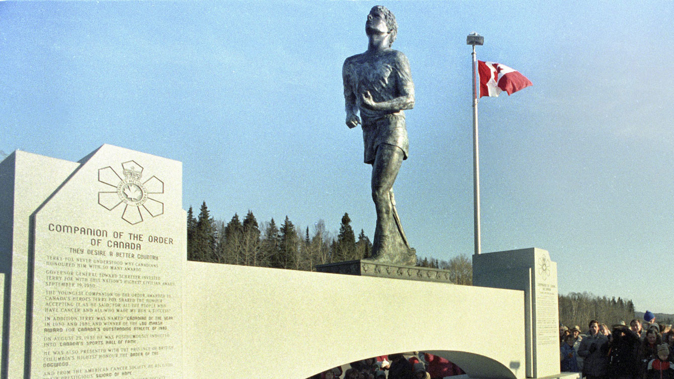 This memorial to Terry Fox stands near Thunder Bay, Ontario, close to where Fox had to stop after covering 5,373 kilometres over 143 days. 