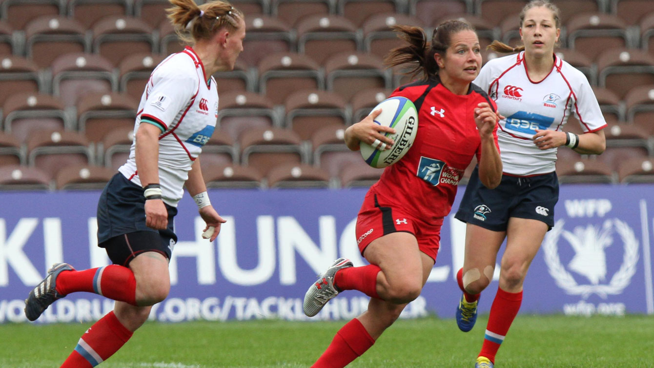 Ashley Steacy on the run for Canada against Russia at London Sevens on May 15, 2015 (Photo: World Rugby/Martin Seras Lima).