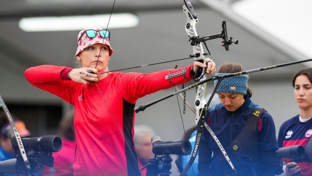 Stephanie Barrett takes aim with her bow