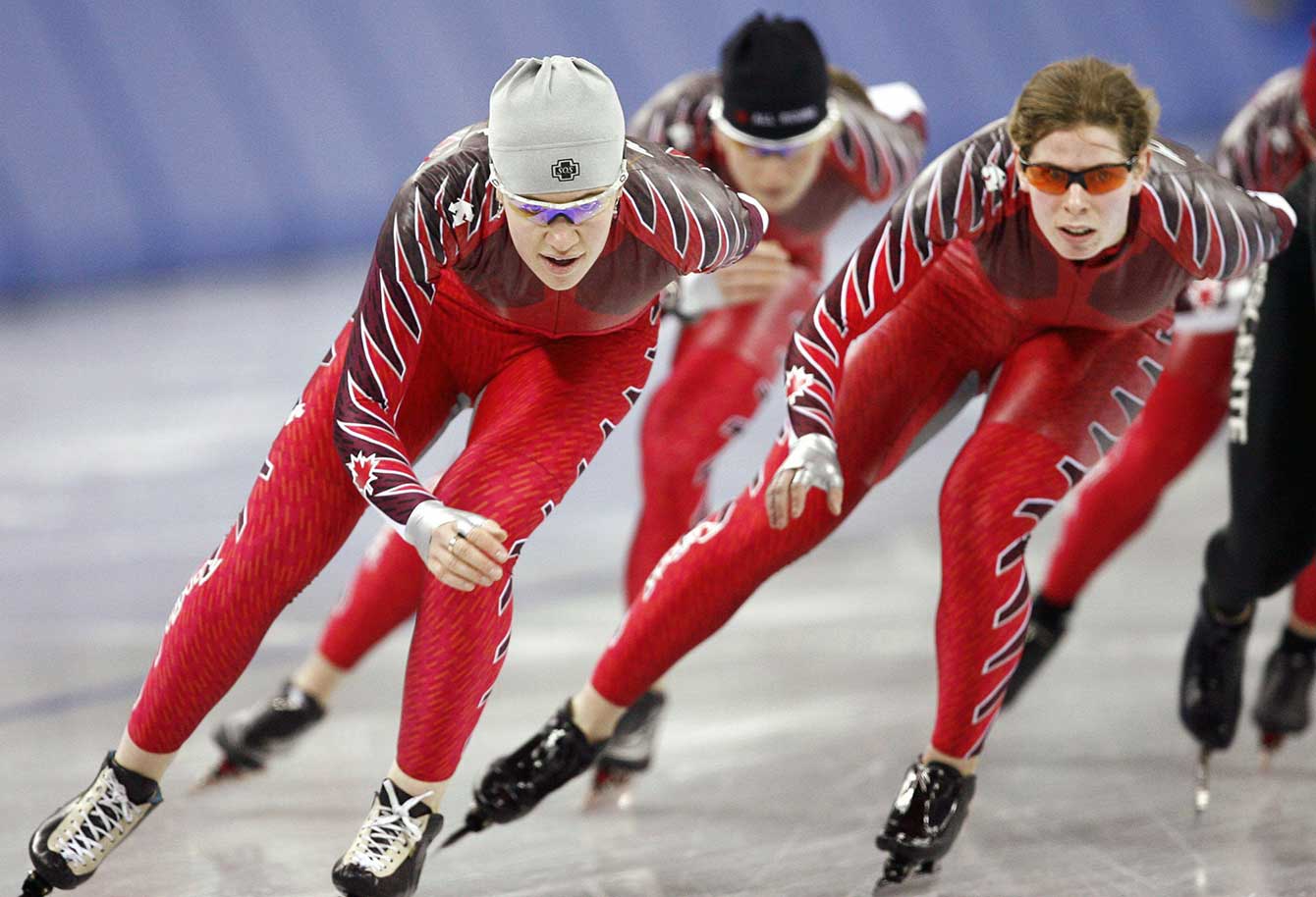 Clara Hughes (l) Christine Nesbitt (r)