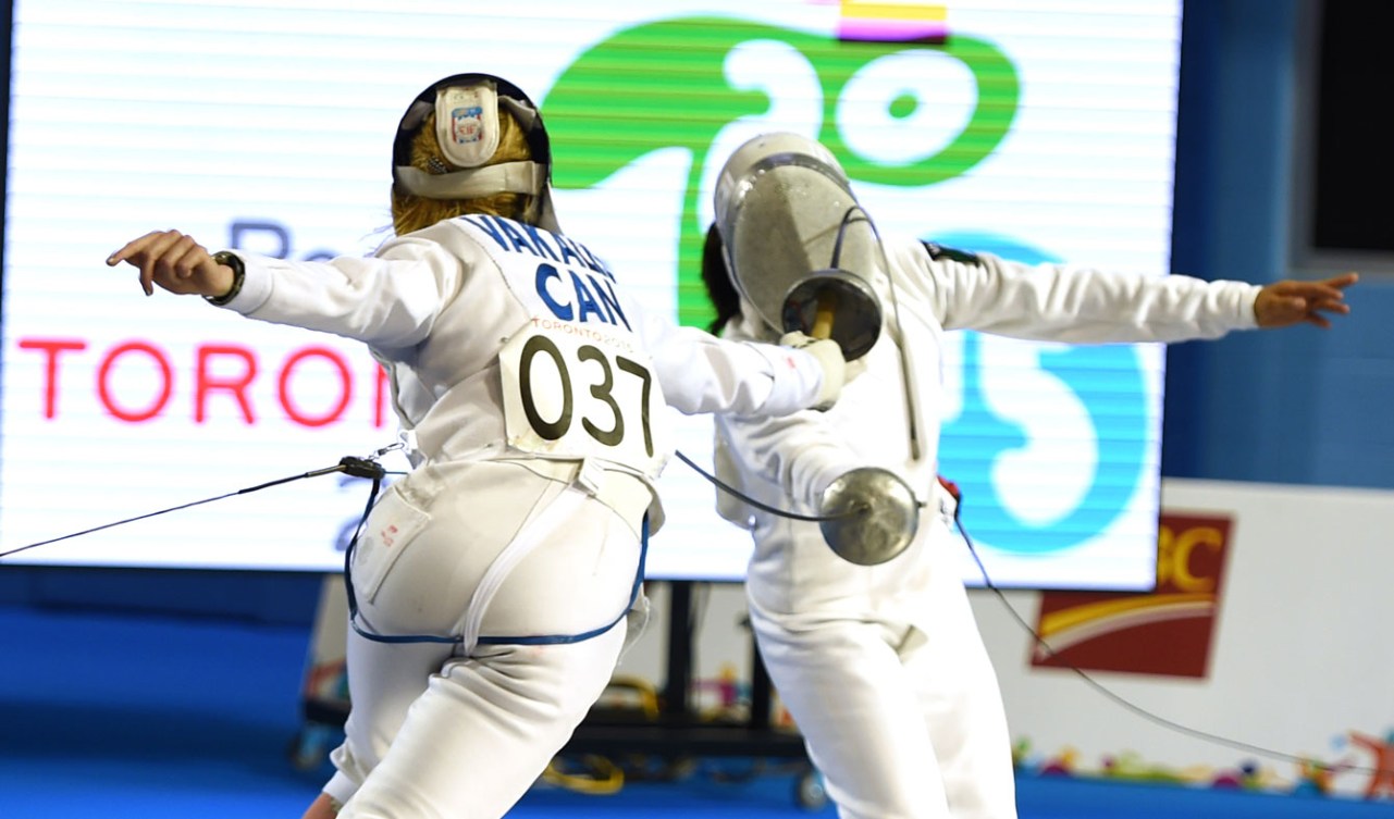 Donna Vakalis finished 4th in the women's modern pentathlon, securing a berth for Rio 2016. (Photo: Jay Tse)