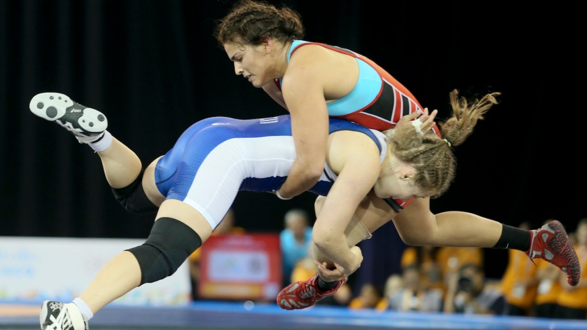 Dorothy Yeats (blue) of Montreal defeated Maria Acosta of Venezuela