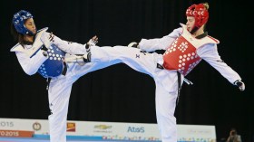 Evelyn Gonda competes against Yamicel Nunez of Cuba